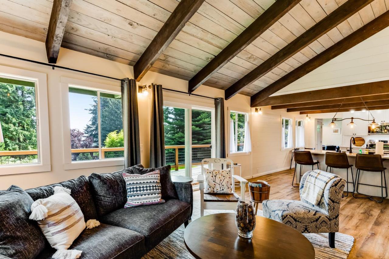 Tall Cedars Cabin By The Water Eastsound Екстер'єр фото