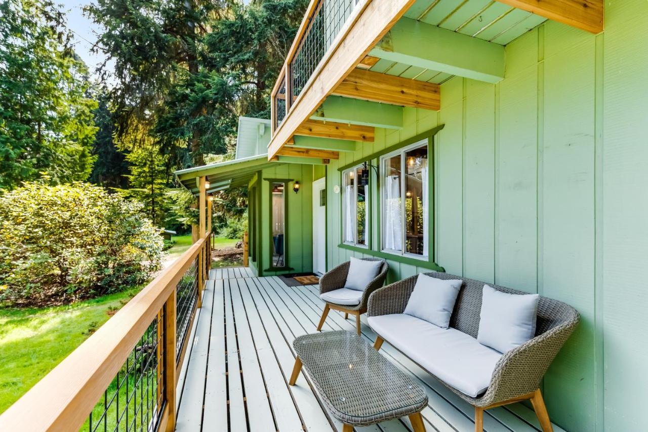 Tall Cedars Cabin By The Water Eastsound Екстер'єр фото