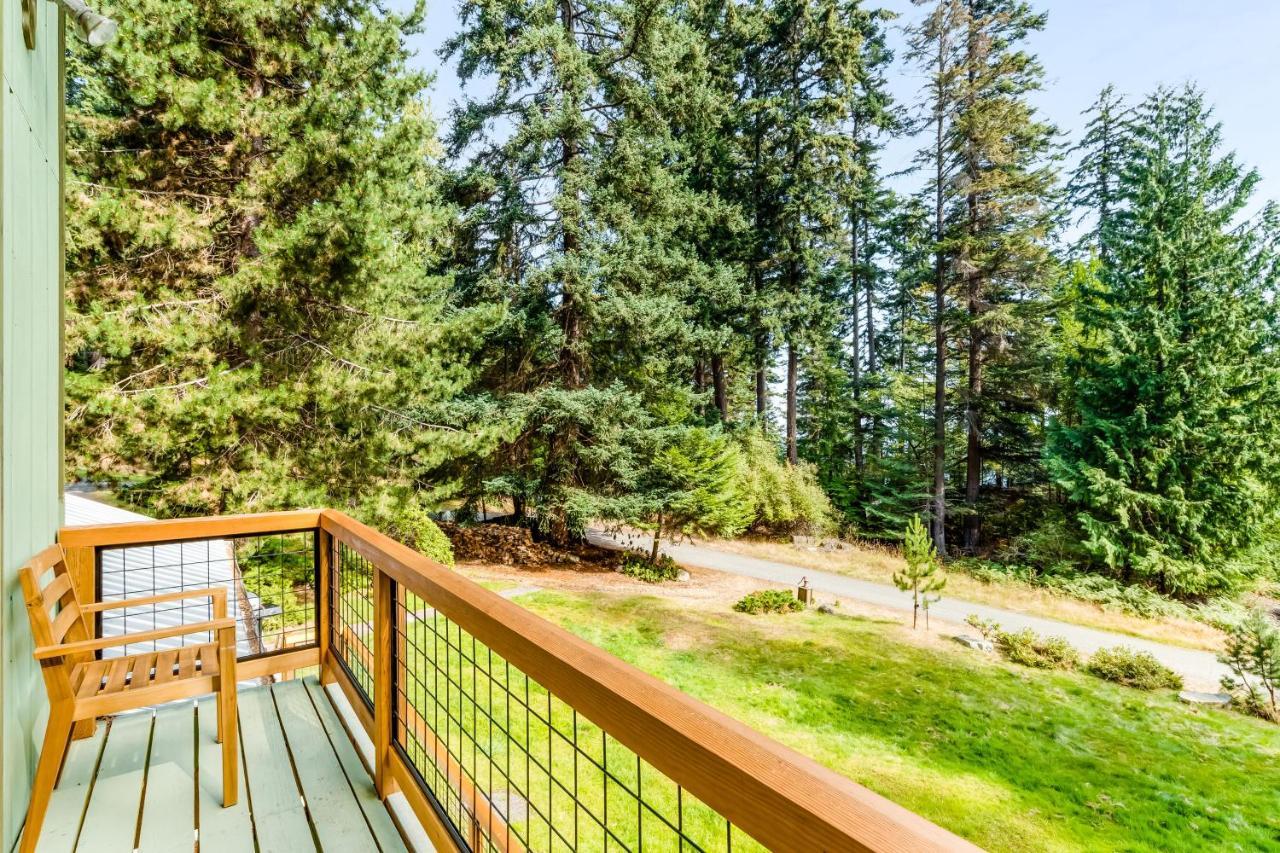 Tall Cedars Cabin By The Water Eastsound Екстер'єр фото