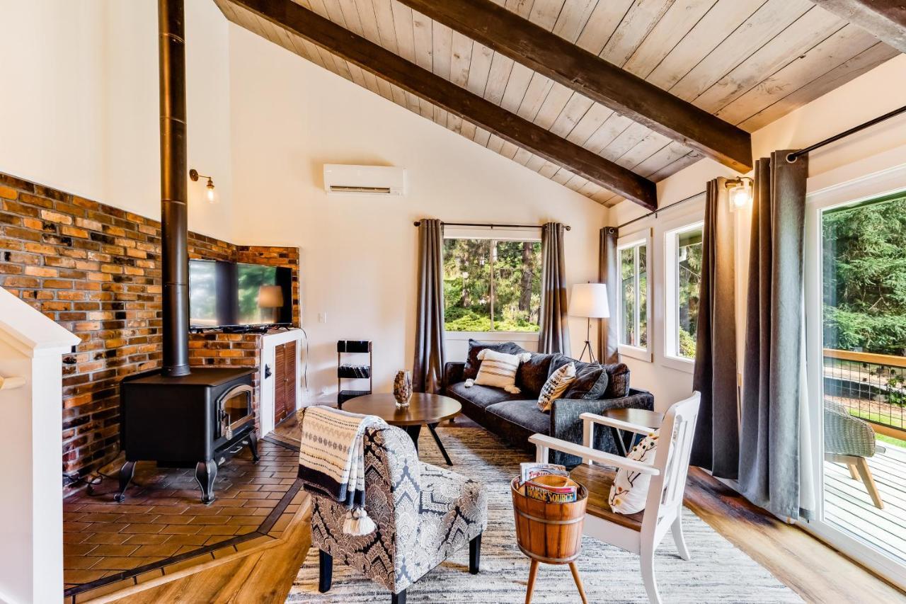 Tall Cedars Cabin By The Water Eastsound Екстер'єр фото
