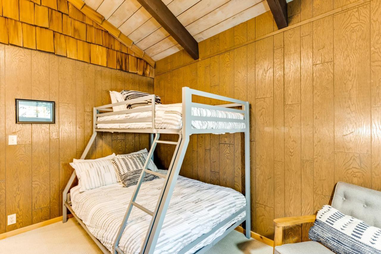 Tall Cedars Cabin By The Water Eastsound Екстер'єр фото